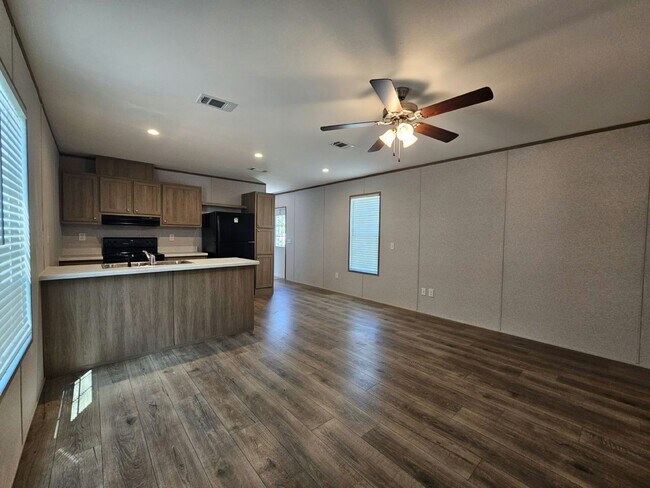 Foto del edificio - 601 Suwanee Dr