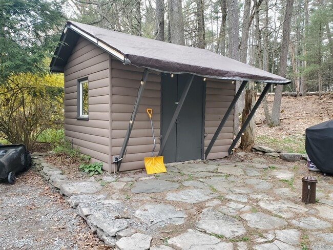 Building Photo - 639 State Rte 55