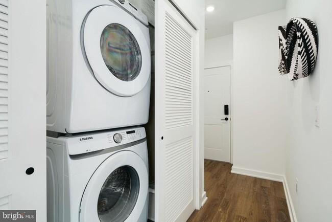 Foto del edificio - 2421 N Mascher St