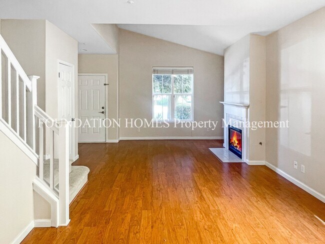 Foto del edificio - Great Layout, Newer Hamilton Condo - A/C - FOUNDATION -