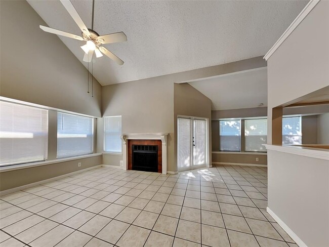 Building Photo - 13555 Gaby Virbo Dr