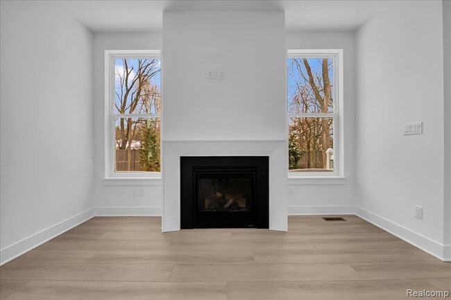 Building Photo - 10790 Barrett