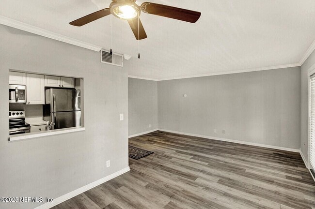 Building Photo - 6646 La Mirada Dr E