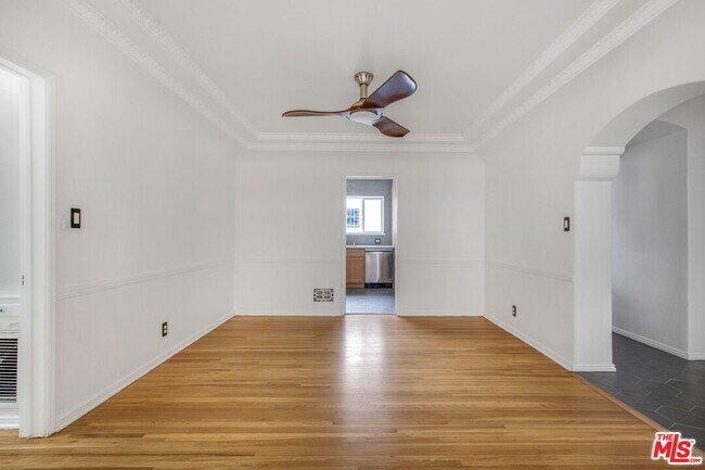 Building Photo - 4126 S Bronson Ave