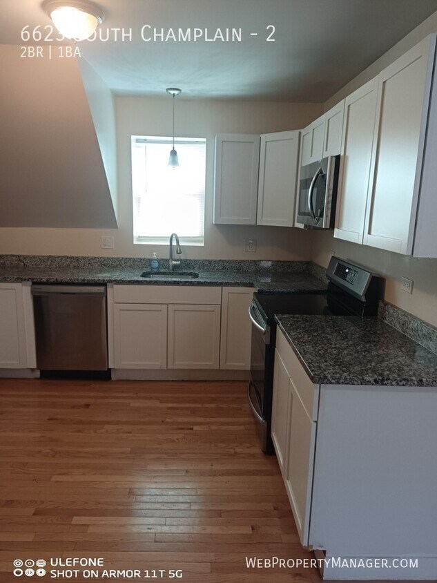 Foto principal - 6623 S Champlain Ave