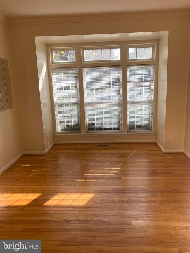 Building Photo - 7885 Cranford Farm Cir