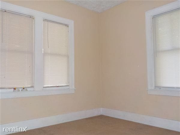 Building Photo - 1102 W Atherton Rd