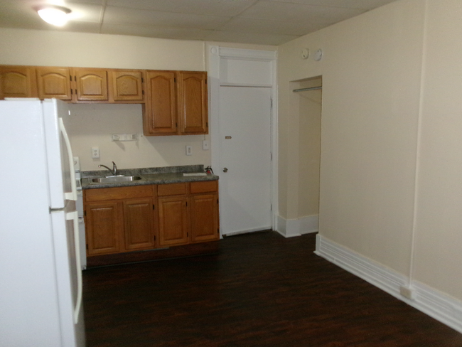 Building Photo - 1017 Lehman St