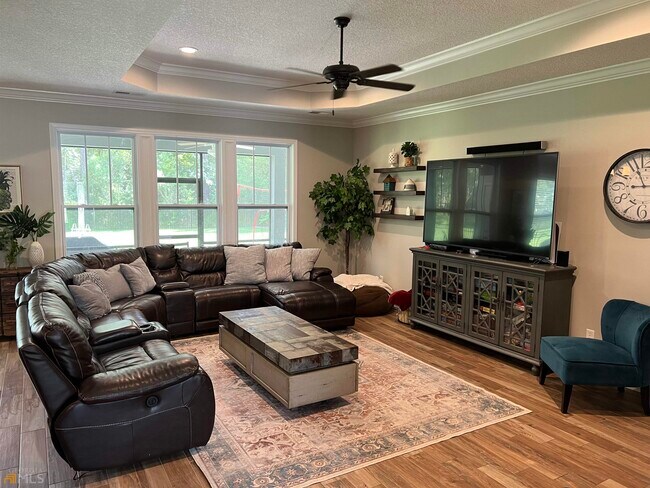 Building Photo - 96 Spyglass