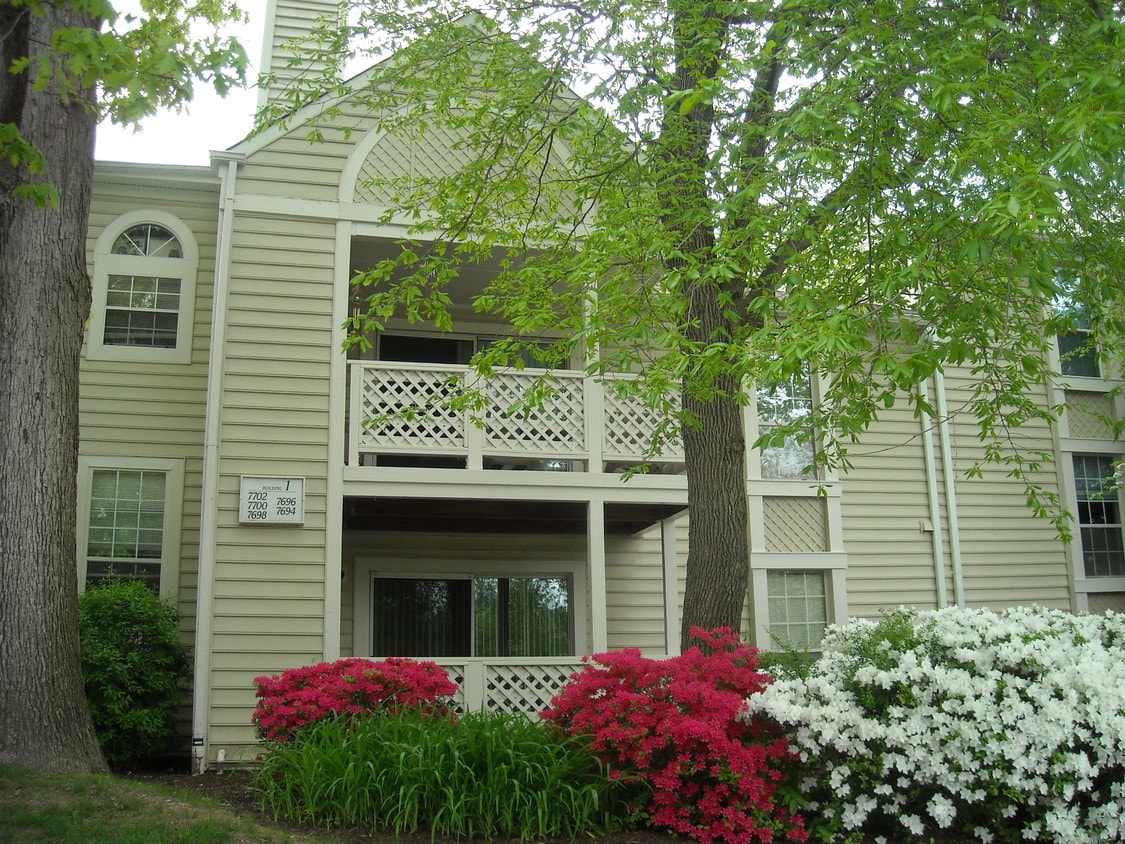 7704 Willow Point Dr, Falls Church, VA 22042 Condo for Rent in Falls