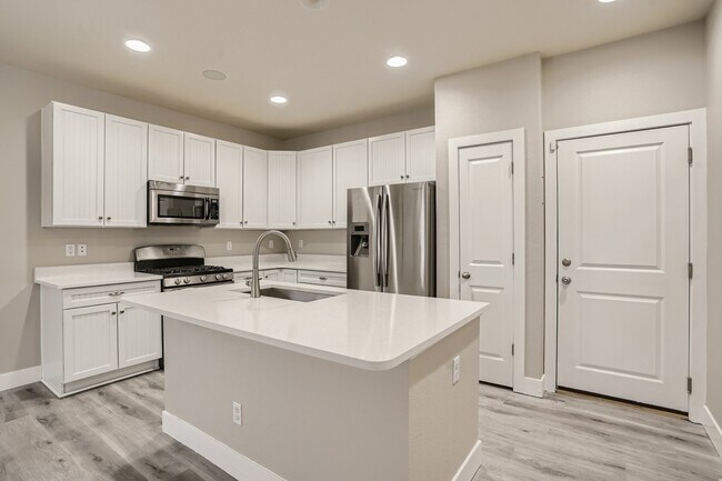 Foto del edificio - 10535 Rutledge Street
