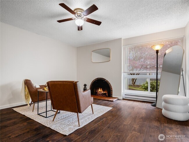 Foto del edificio - 7425 Ruby Dr SW