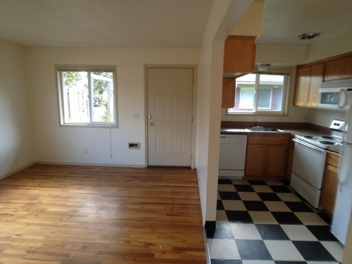 Building Photo - 5523 NE 29th Ave