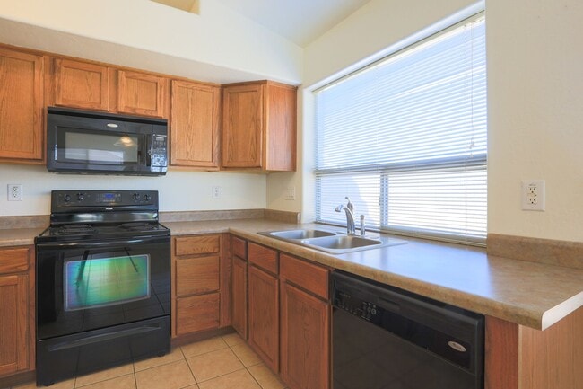 Building Photo - 41229 Walker Way