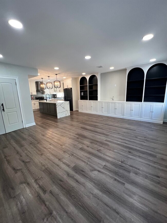 Foto del edificio - 8110 5th St