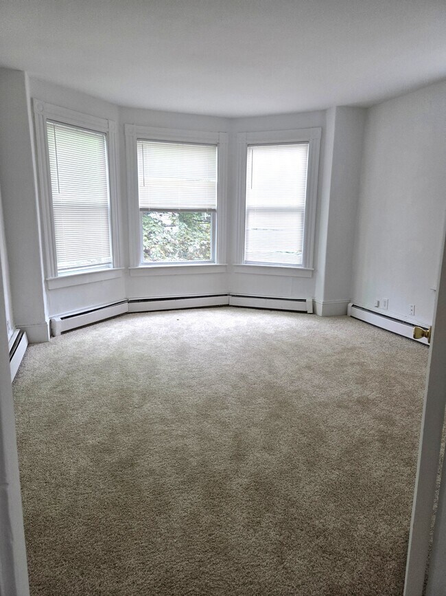 Building Photo - 35 Belknap St