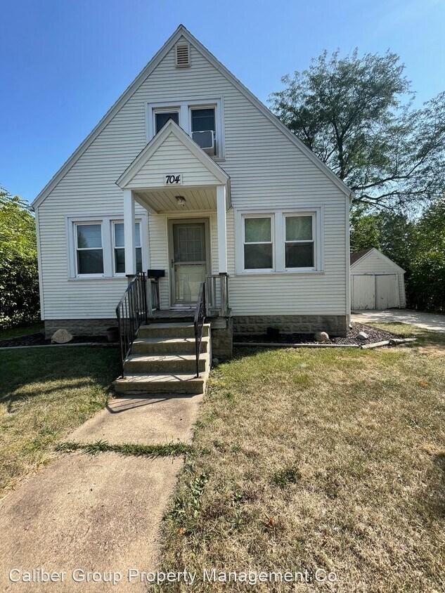 Foto principal - 3 br, 1 bath House - 704 W 18th St.