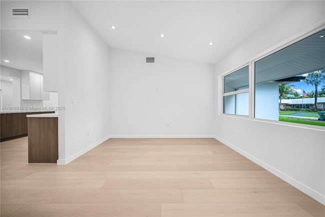 Foto del edificio - 8745 SW 175th St