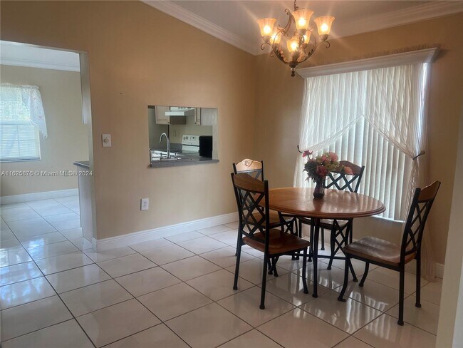Foto del edificio - 5827 NW 197th Ter