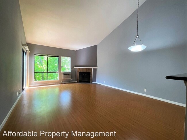 Building Photo - 1 br, 1 bath House - 39149 Guardino Drive ...