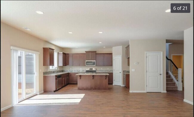 Building Photo - 5 br, 2.5 bath House - 16958 NW Tristan St
