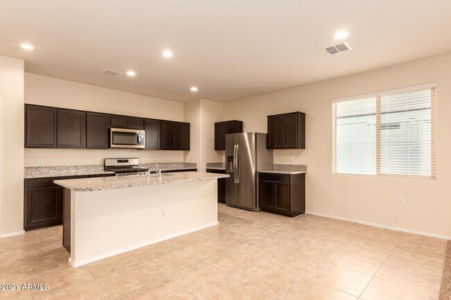 Foto del edificio - 30799 W Whitton Ave