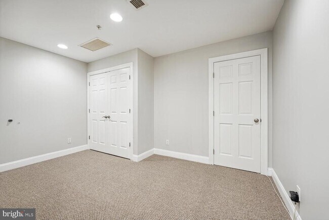 Foto del edificio - 925 12th St NE