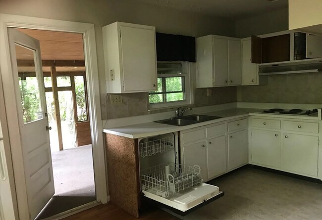 Foto del edificio - 1645 Airport Dr