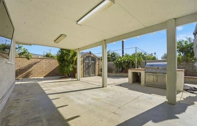 Foto del edificio - 10380 Hole Ave