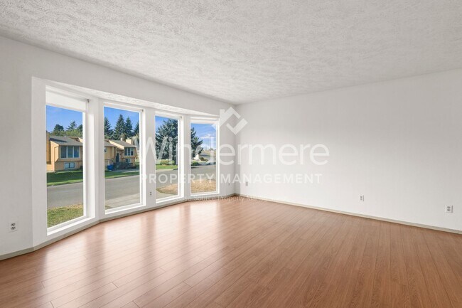 Foto del edificio - 4-Bedroom 2 Full Bath Home In The Valley -...