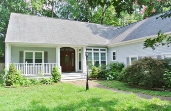 Building Photo - 2036 Hen House Dr