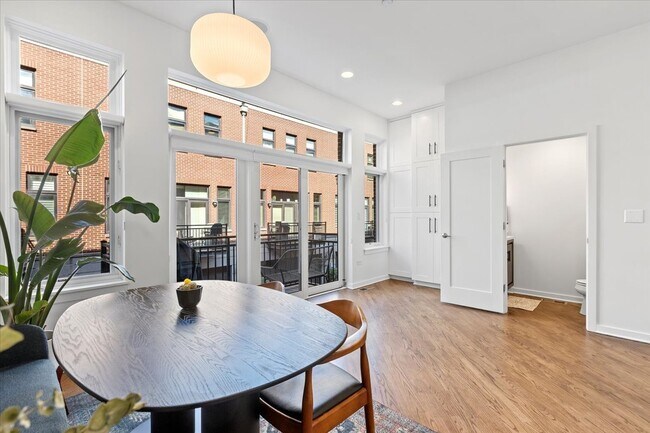 Foto del edificio - 2860 N Paulina St