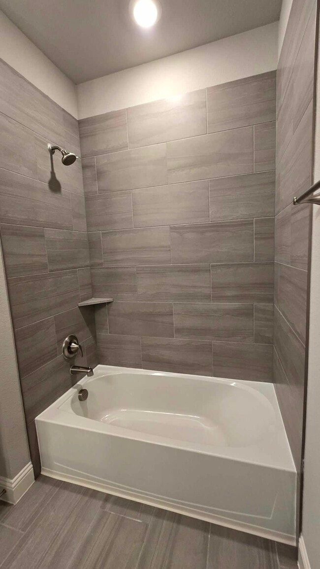 Building Photo - 262 Waters Ridge Dr