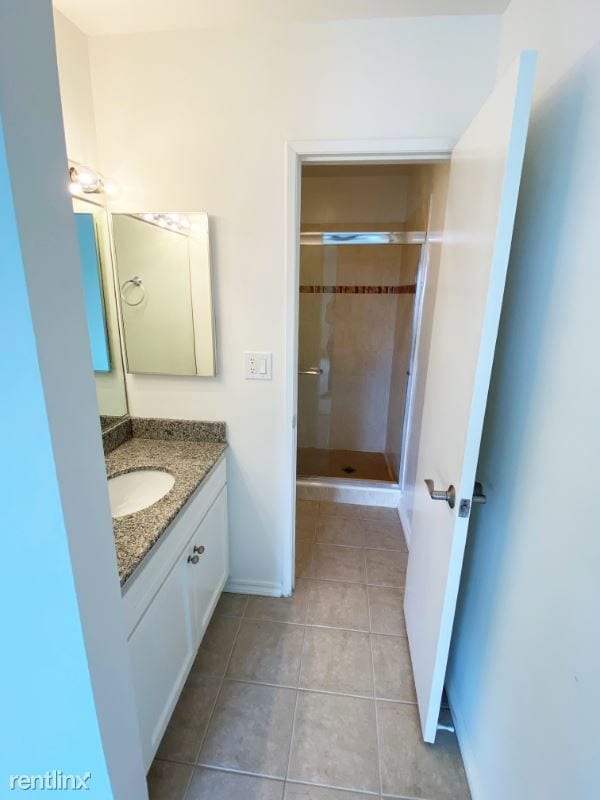 Building Photo - 2 br, 2 bath Condo - 1930 N Vermont Ave