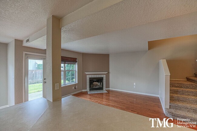 Foto del edificio - Stylish 3 BD Townhome Near Vancouver Mall