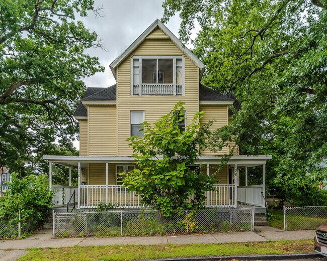 Building Photo - 108-110-110 Northampton Ave