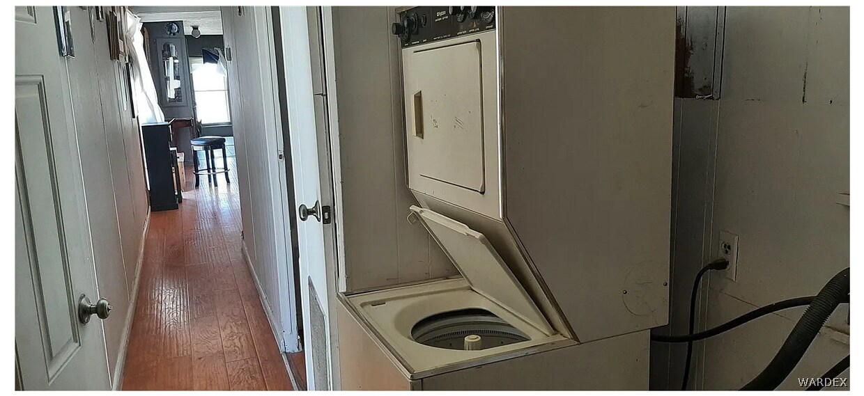 1198 S Cibola Rd, Golden Valley, AZ 86413 House Rental in Golden