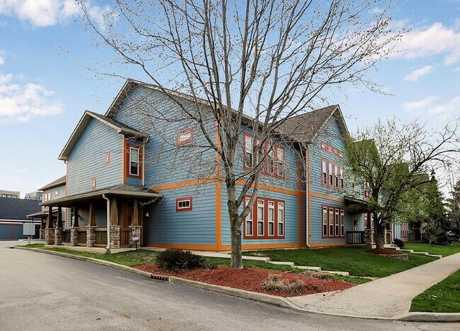 Building Photo - 1635 N College Ave