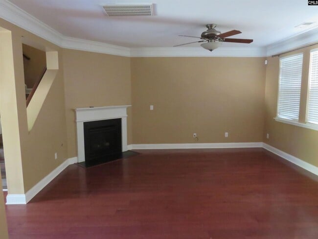 Building Photo - 217 Creek Branch Dr