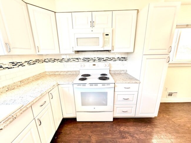 Photo - DEC RENT FREE FOR A LEASE STARTING BY NOV 15TH! - BRICK HOME WITH FINISHED BASEMENT