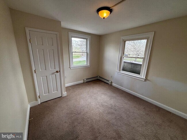 Building Photo - 790 Carlisle Ave