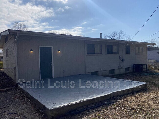 Building Photo - 10329 Chesley Dr