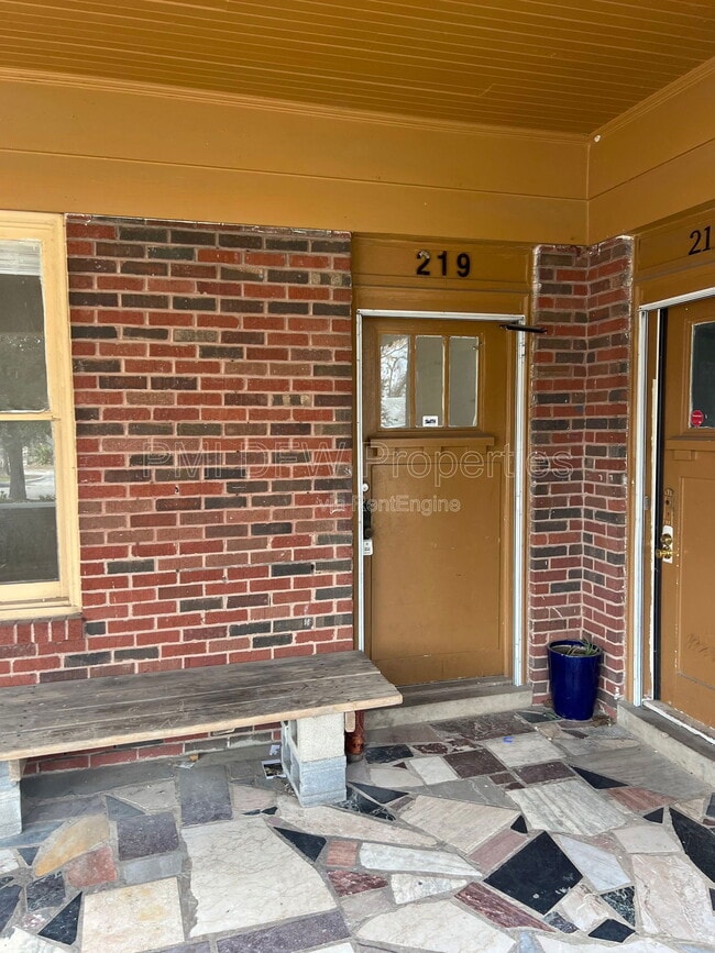 Photo - 219 S Montreal Ave House