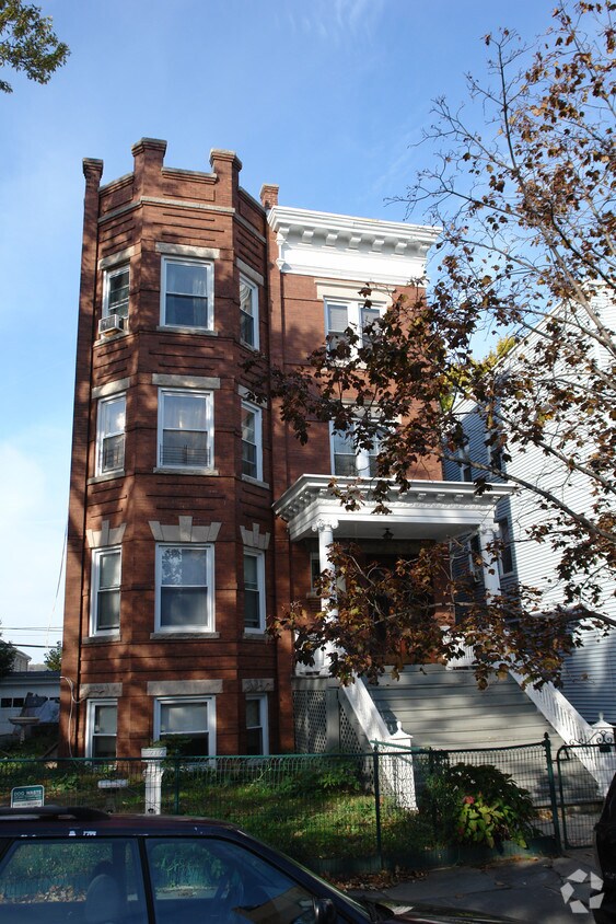 Primary Photo - 17 Cliff Ave