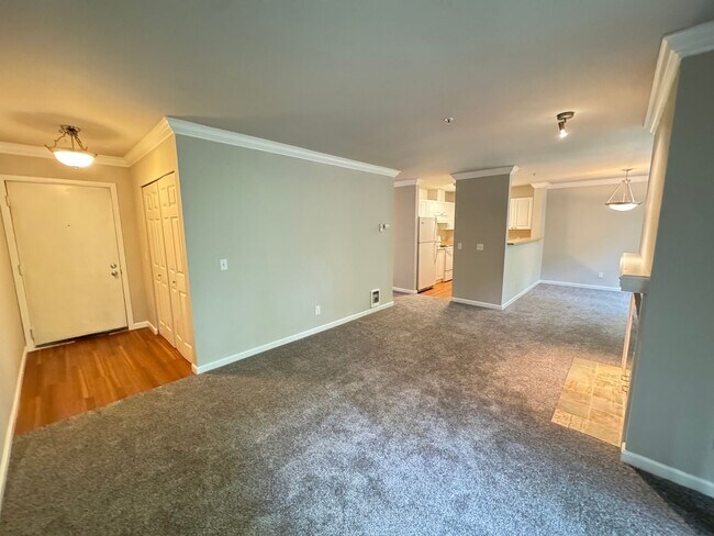 Foto del edificio - Spacious Condo in Federal Way w/ Garage
