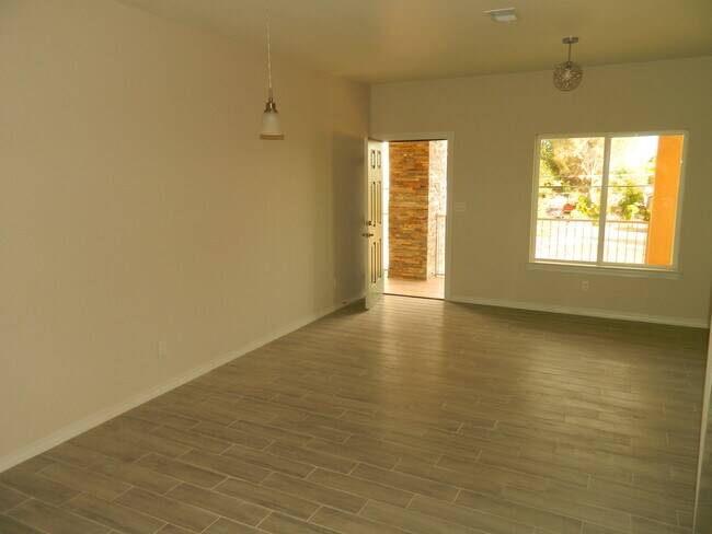 Foto del edificio - 235 Hillview Ave