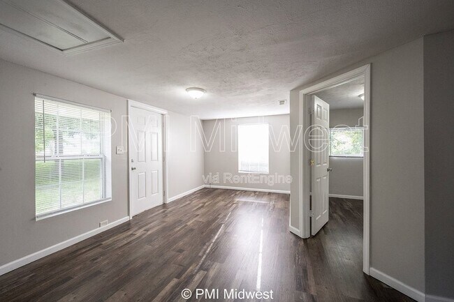 Foto del edificio - 1519 E Mills Ave