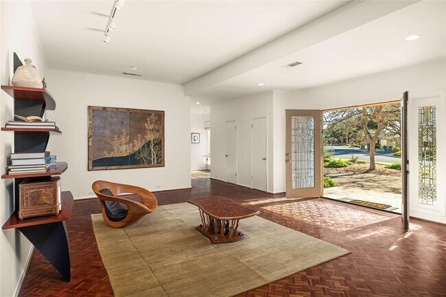 Building Photo - 5300 Valburn Cir