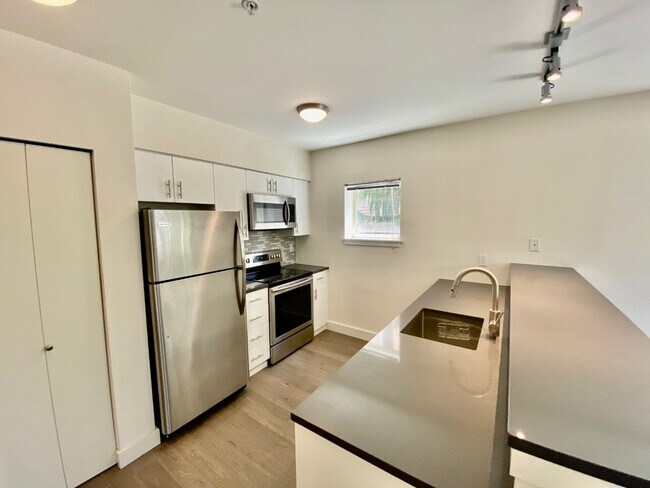 Photo - 1bd/1ba Seattle Condo