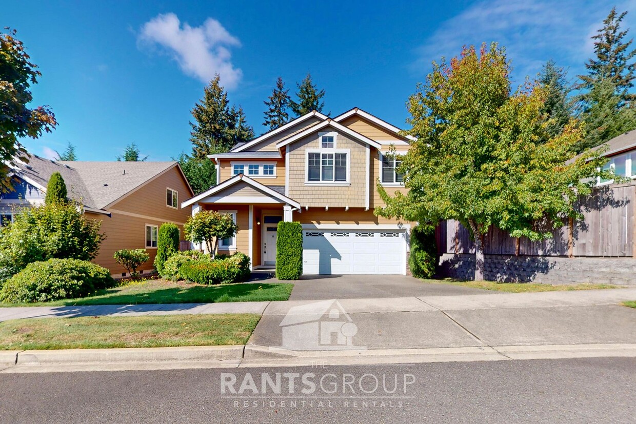 Foto principal - Easy JBLM Commute! Beautiful 4 bedroom hom...